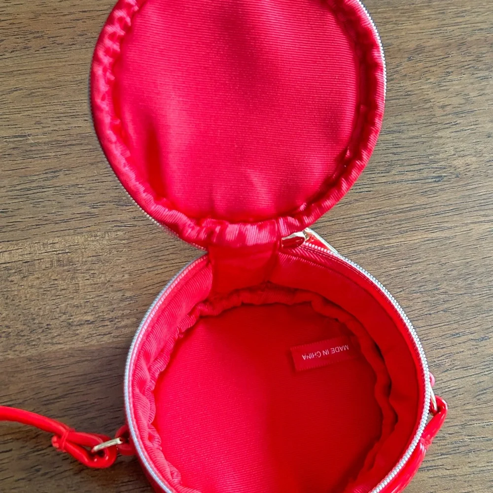 MARC JACOBS Mini 4 Inch Red Patent Leather Crossbody Round Circle Canteen Bag - Picture 5 of 9